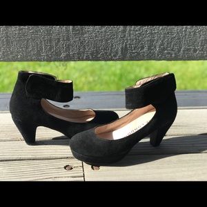 Sacha London Women’s Vera Suede Heel